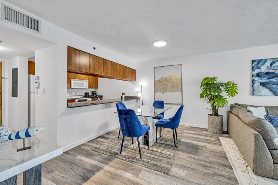 THE CLUB AT BRICKELL BAY